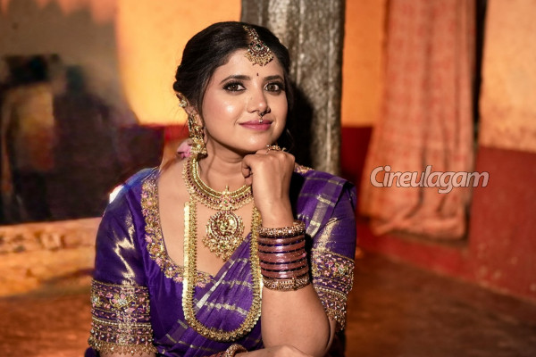 திடீரென பெயரை மாற்றிக்கொண்ட சன் டிவி வானத்தைப்போல சீரியல் நடிகை! புது பெயர் இதுதான் | Swetha Khelge Changes Name To Vihani Sarika Gowda