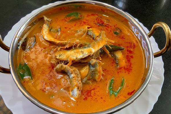 ஊரே மணக்க மணக்க மத்தி மீன் குழம்பு - இலங்கை பாணியில் எப்படி செய்வது? | Sri Lankan Style Maththy Fish Kuzhambu Recipe