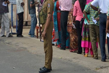 இலங்கையில் தேர்தல் பணியில் இருந்த பொலிஸ் அதிகாரி திடீரென உயிரிழப்பு!