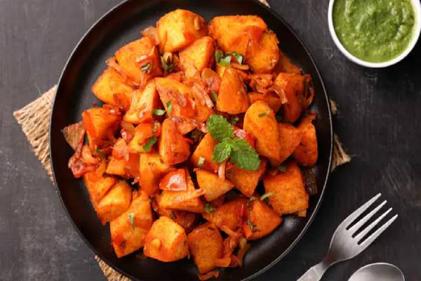 மீந்து போன இட்லியில் இனி உப்புமா செய்யாதீங்க.... இப்படி செய்தா சட்டுன்னு தீந்துடும்! | Best Leftover Idly Recipe How To Make Chilli Idly