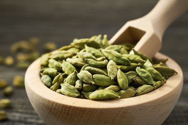 நீங்கள் குடிக்கும் டீயில் இந்த பொருட்களை சேர்த்துக்கோங்க | Add These Ingredients To The Tea You Drink