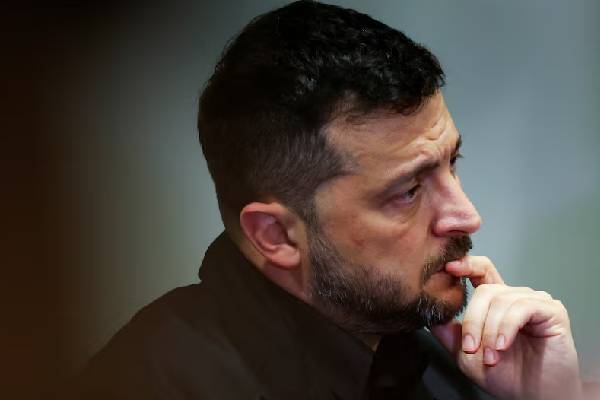 பெர்லின் அமைதிப் பேச்சுவார்த்தைகள்... ரஷ்யாவிற்கு சாதகமாக ஒரு முடிவெடுத்த ஜெலென்ஸ்கி | Zelenskiy Drops Nato Ambition பெர்லின் அமைதிப் பேச்சுவார்த்தைகள்... ரஷ்யாவிற்கு சாதகமாக ஒரு முடிவெடுத்த ஜெலென்ஸ்கி | Zelenskiy Drops Nato Ambition