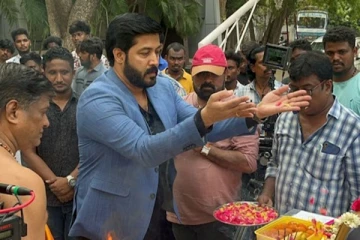 ஜீ தமிழின் புது சீரியல்.. பூஜையுடன் தொடங்கிய "நெஞ்சத்தை கிள்ளாதே"