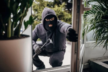 சட்டத்தரணி வீட்டுக்குள் திருட்டு