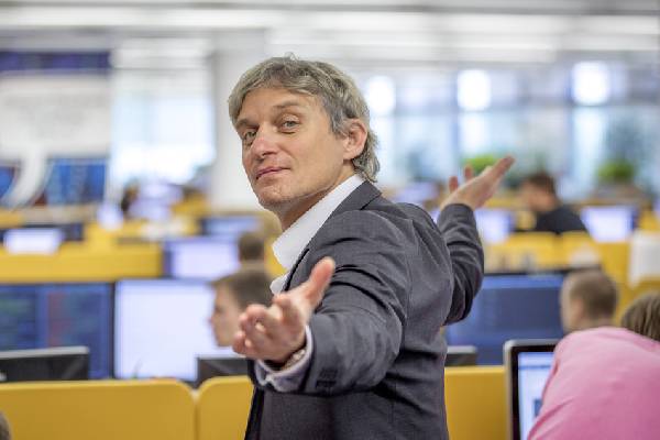 உக்ரைன் போரை விமர்சித்து ரூ 80,000 கோடியை இழந்த ரஷ்ய கோடீஸ்வரர் | Russian Billionaire Lost Billion