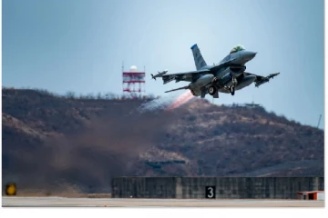 அமெரிக்க போர் விமானம் கடலில் வீழ்ந்தது