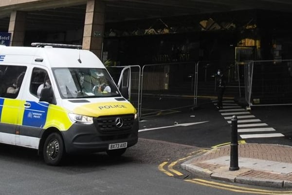 லண்டனில் இலங்கை இளைஞனின் கொடூர செயல் | Sri Lankan Arrested In Britain லண்டனில் இலங்கை இளைஞனின் கொடூர செயல் | Sri Lankan Arrested In Britain