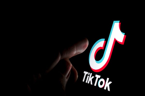 திருகோணமலையில் இளைஞர் கும்பலால் இளம் குடும்ப பெண்ணுக்கு நேர்ந்த துயரம் | Tiktok Friendship Goes Wrong திருகோணமலையில் இளைஞர் கும்பலால் இளம் குடும்ப பெண்ணுக்கு நேர்ந்த துயரம் | Tiktok Friendship Goes Wrong