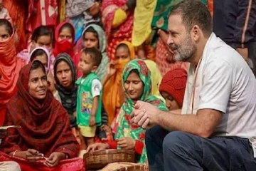 ஏழை பெண்களுக்கு ரூ.1 லட்சம்; அரசு வேலைகளில் 50% ஒதுக்கீடு - வாரி வழங்கும் ராகுல் காந்தி!