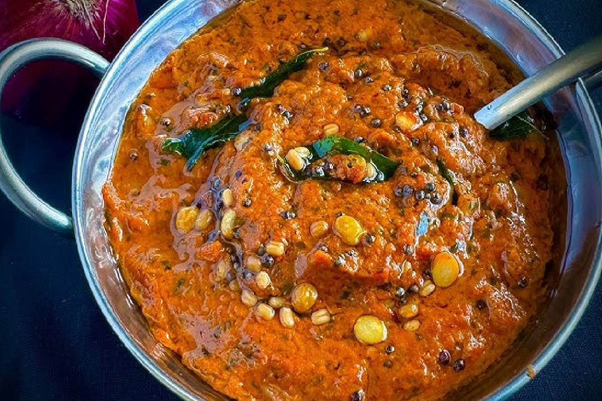 இட்லி, தோசைக்கு செம்ம காம்போ: கர்நாடகா ஸ்டைல் வெங்காய சட்னி! பண்ணலாமா? | Karnataka Style Tasty Onion Chutney Recipe