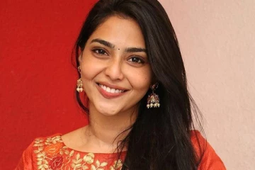 பெண்களுக்கு முக்கியத்துவம் உள்ள கதாபாத்திரத்தில் நடித்து பிரபலமான ஐஸ்வர்யா லக்ஷ்மி சொத்து மதிப்பு.. பிறந்தநாள் ஸ்பெஷல்