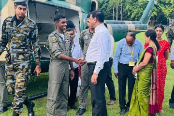 நெடுந்தீவில் இருந்து ஹெலிகொப்டரில் சென்ற வாக்குப் பெட்டிகள்!