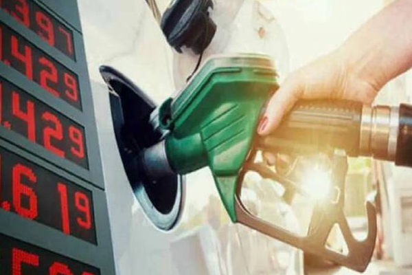 மீண்டும் அதிகரித்த பெற்றோல் விலை! | Petrol Price Increased Again In Pakistan