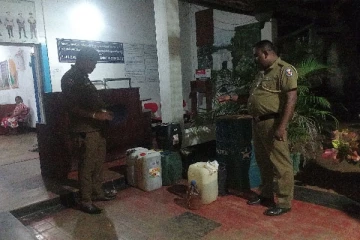 பதுக்கி வைத்திருந்த டீசல் பெட்ரோலுடன் நபர் கைது