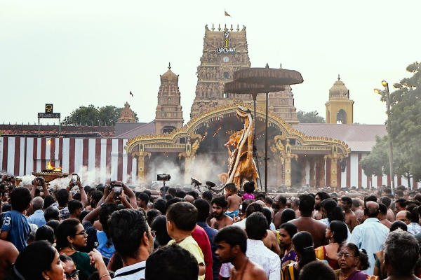 நல்லூர் கந்தன் திருவிழாவிற்கு செல்லும் பக்தர்கள் அவதானம்; பொலிஸாரின் அறிவிப்பு | Police Notice Thieves Nallur Kandan Festival