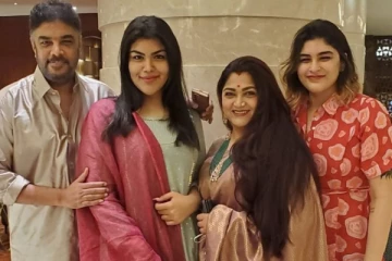 ஹாலிவுட் ஹீரோயின் போல் மாறிய குஷ்பு மகள்கள்!.. இப்படி மாறிட்டாங்களே