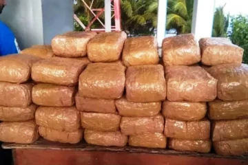 ටිපර් රථයක සිදුකල දෙයක් නිසා දෙදෙනෙක් අත්තඩංගුවට..