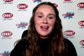 விமானம் ரத்து;  அடுத்த விமானத்திற்காக காத்து கொண்டிருந்த பெண்ணுக்கு அடித்த அதிஷ்டம்!