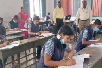 தமிழகம் மற்றும் புதுச்சேரியில்  10 ஆம் வகுப்பு பொதுத் தேர்வு தொடங்கியது..!