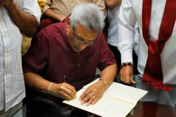 சமுகவலைதளங்களில் கோட்டாபயவை கலாய்க்கும் நெட்டிசன்கள்!
