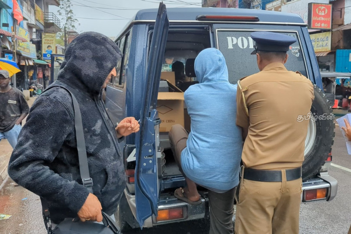 நுவரெலியா மாவட்டச் செயலகத்தின் பெயரில் மோசடி - ஐவர் கைது | Fraud Name Of Nuwara Eliya District Secretariat நுவரெலியா மாவட்டச் செயலகத்தின் பெயரில் மோசடி - ஐவர் கைது | Fraud Name Of Nuwara Eliya District Secretariat