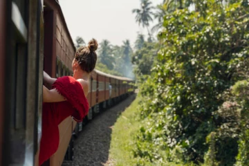 ஓடும் ரயிலில் செல்ஃபியால் பறிபோன உயிர்; தொடரும் ஆபத்துக்கள்!