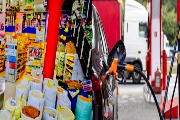 எரிபொருள் விலை அதிகரிப்பின் எதிரொலி! இறக்குமதி பொருட்களின் விலையில் ஏற்படவுள்ள அதிரடி மாற்றம்