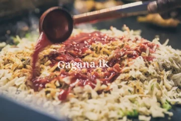ආපනශාලා දෙකකට සීල් තියයි - උයන්න ගෙනාව කුකුල් මස්වල පණුවන්.. කල් පසු වූ ආහාරත් ආය ආය රත් කරලා දීලා..