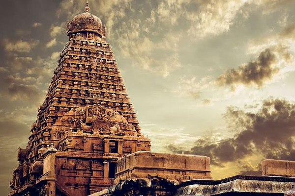 இந்த கோவில்களுக்குள் ஆண்கள் நுழைய தடை! மீறினால் பேராபத்து.... ஏன் தெரியுமா? | Mens Not Allowed In Indian Temples Men S No Entry