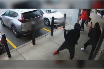 ஒன்டாரியோவில் இடம்பெற்ற பாரிய கொள்ளைச் சம்பவங்களுடன் தொடர்புடைய 13 பேர் கைது