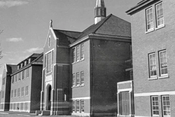 ஆயிரக்கணக்கான உயிர்கள் மண்ணுக்குள் புதைக்கப்பட்ட வரலாறு! கதிகலங்க வைத்த உண்மைச் சம்பவம்