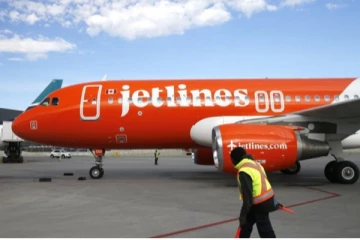 கனடாவின் விமான சேவை நிறுவனம் ஒன்று முடங்கியது