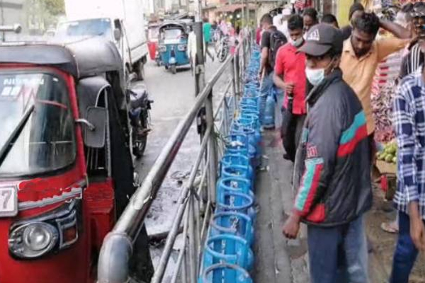 திடீரென காணாமல் போன எரிவாயு சிலிண்டர்கள்! அதிர்ச்சியடைந்த மக்கள் | Hatton Cooking Gas Company Lpg Cylinder Missing