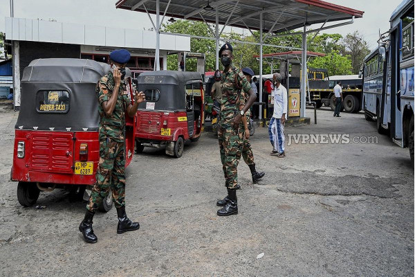 மட்டக்களப்பில் எரிபொருள் நிலையத்தில் நடக்கும் பெரும் தில்லாலங்கடி வேலைகள் | A Huge Fraud In The Streets Of Batticaloa