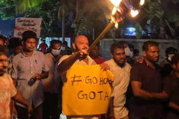 போனவாரம் ஜனாதிபதியோடு பேசியவர்கள் இந்தவராம் 'Go Home Gota' என்று கோசமிடுவது அரசியல் வஞ்சகம்!!
