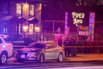 கனேடிய நகரமொன்றில் துப்பாக்கிச்சூடு: தாக்குதல்தாரி தலைமறைவு