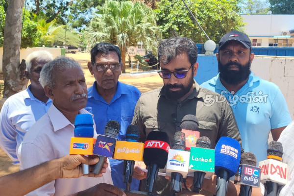கிளிநொச்சி மாவட்ட பொது வைத்தியசாலை விவகாரம்! இளங்குமரன் எம்பி பொலிஸில் முறைபாடு | Kilinochchi Hospital Protest Issue