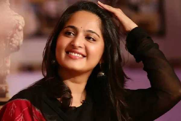 ஐ லவ் யூ-னு சொன்னதும் ஓகே சொல்லிட்டேன்!! நடிகை அனுஷ்கா ஷெட்டியின் காதல் ஸ்டோரி.. | Anushka Shetty First Love Experience Unforgettable ஐ லவ் யூ-னு சொன்னதும் ஓகே சொல்லிட்டேன்!! நடிகை அனுஷ்கா ஷெட்டியின் காதல் ஸ்டோரி.. | Anushka Shetty First Love Experience Unforgettable