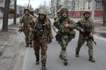 நாங்கள் சரணடைய மாட்டோம்; ரஷ்யா விதித்த காலக்கெடுவை நிராகரித்த உக்ரைன்