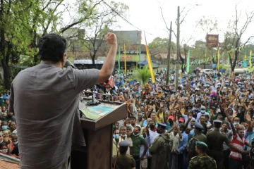 ராஜபக்ச குடும்ப ஆட்சியைக் கவிழ்த்து நிறைவேற்று அதிகாரத்தை ஒழிப்போம்: சஜித் சூளுரை (Photos)