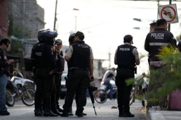 ஈக்வடாரில் 5 பொலிஸ் அதிகாரிகள் கொலை!