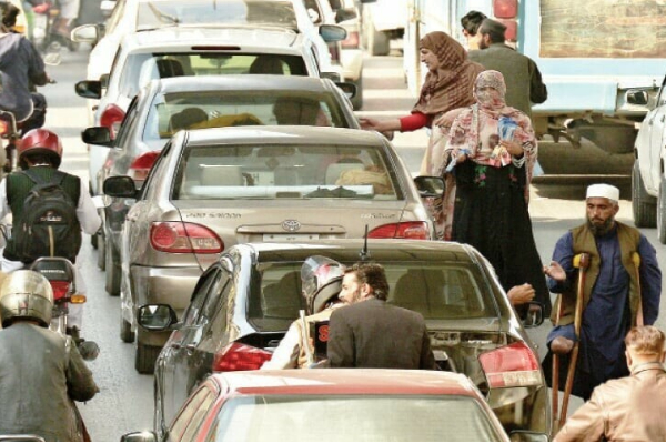 பிச்சை எடுக்க குவியும் பாகிஸ்தானியர்கள் - விசாவை நிறுத்திய அரபு நாடு | Uae Halts Pakistan Visa Over Begging Crime