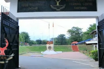 19 හැවිරිදි හමුදා භටයෙකු වෙඩි තබාගෙන සිය දිවි හානි කර ගනී.