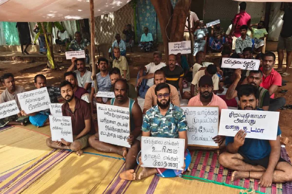 திருச்சி சிறப்பு முகாமில் ஈழத்தமிழர்கள் உண்ணாவிரதம்! உயிரைக் காக்க தமிழக முதலமைச்சரிடம் கோரிக்கை | Eelam Refugee Submits Request Chief Minister Vijay திருச்சி சிறப்பு முகாமில் ஈழத்தமிழர்கள் உண்ணாவிரதம்! உயிரைக் காக்க தமிழக முதலமைச்சரிடம் கோரிக்கை | Eelam Refugee Submits Request Chief Minister Vijay