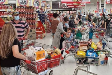 ஆஸ்திரேலியா சூப்பர் மார்க்கெட்டுகளில் அலைமோதிய கூட்டம்; காரணம் இதுதான்