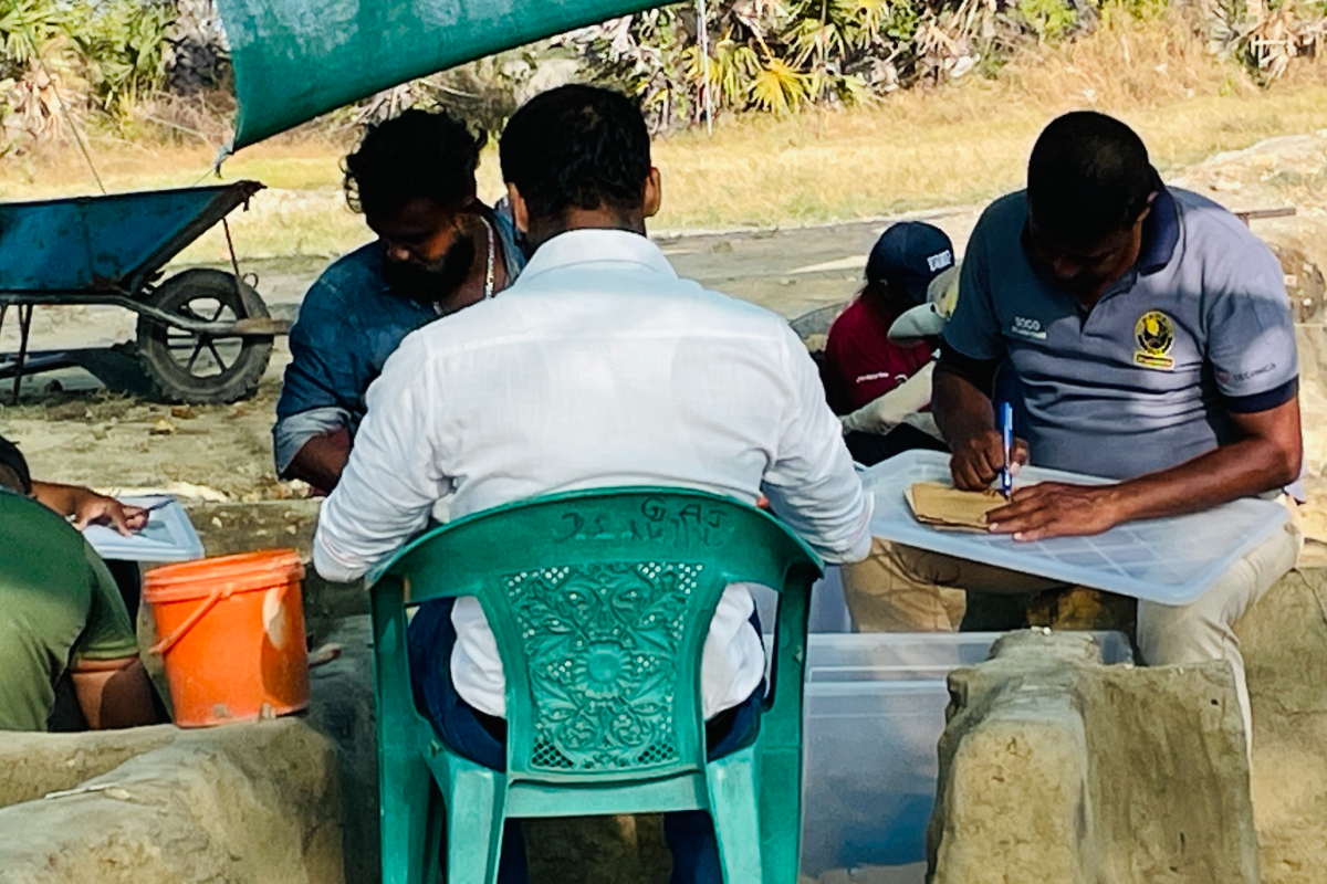 செம்மணியில் தொடரும் அகழ்வுப்பணி: மோதிரத்துடன் மீட்கப்பட்ட எலும்புக்கூடுகள் | Excavation Work Continues In Chemmani செம்மணியில் தொடரும் அகழ்வுப்பணி: மோதிரத்துடன் மீட்கப்பட்ட எலும்புக்கூடுகள் | Excavation Work Continues In Chemmani