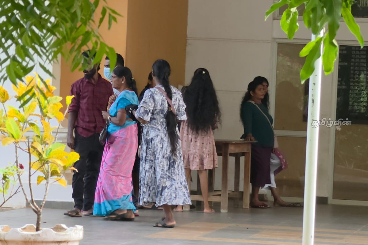 தமிழகத்தில் இருந்து தாயகம் திரும்பியபோது கைதான கிருஷ்ணகுமாருக்கு விடுதலை | Arrested Person Appear In Mallakam Court Today தமிழகத்தில் இருந்து தாயகம் திரும்பியபோது கைதான கிருஷ்ணகுமாருக்கு விடுதலை | Arrested Person Appear In Mallakam Court Today