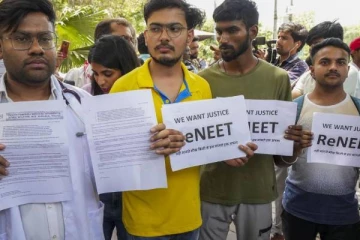 ரூ.32 லட்சத்துக்கு நீட் தேர்வு வினாத்தாள் விற்பனை.., மாணவர் சொன்ன அதிர்ச்சி தகவல்