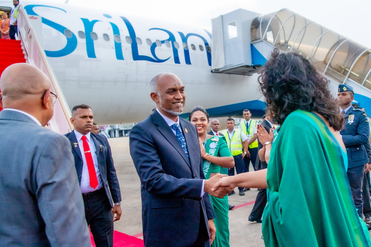 இலங்கையை வந்தடைந்தார் மாலைதீவு ஜனாதிபதி | Maldives President Mohamed Muizzu Arrive Sri Lanka
