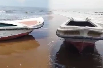 கோடியக்கரை கடற்கரையில் கரை ஒதுங்கிய இலங்கையின் ஆளில்லா மர்ம படகு